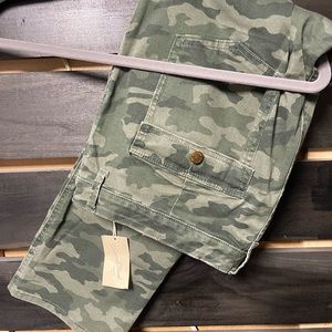 Green Camo Pants - NWT - 22W